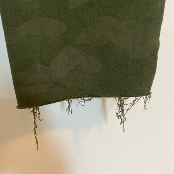 AOS Los Angeles Christina Raw Hem Army Green camouflage skinny Jeans.  Size 8 - Picture 7 of 9